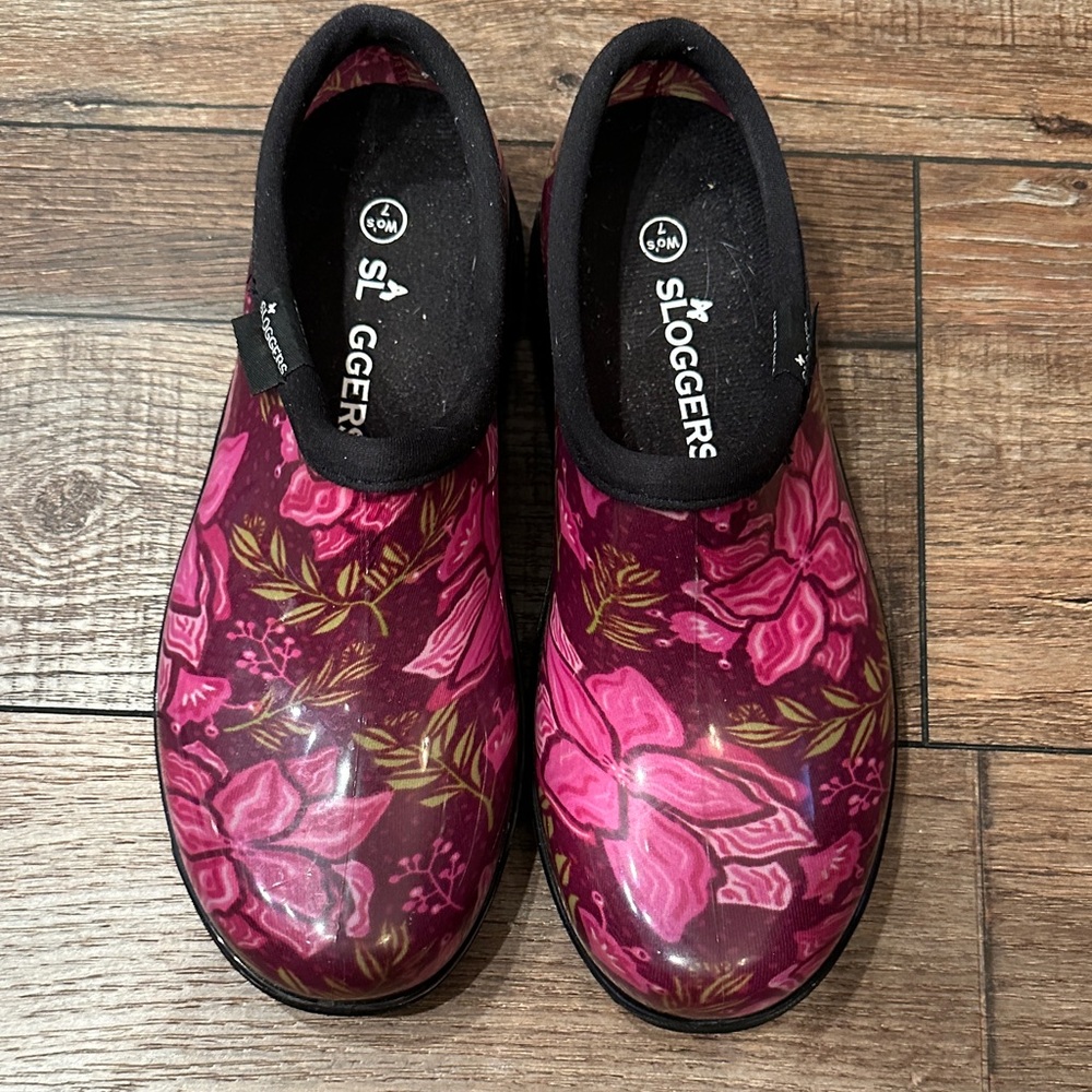 Sloggers NWOT Women's Pink and Purple Floral Mules